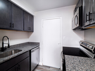 2866 Mayfield Rd, Cleveland Heights, OH 44118