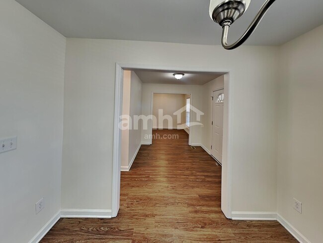 204 Bates Ct, Spring Hill, TN 37174 - photo 5