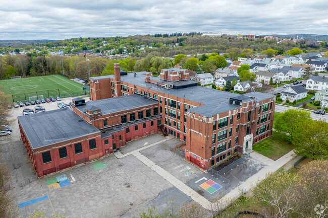 Vernon Hill School is a public elementary school in Broad Meadow Brook.