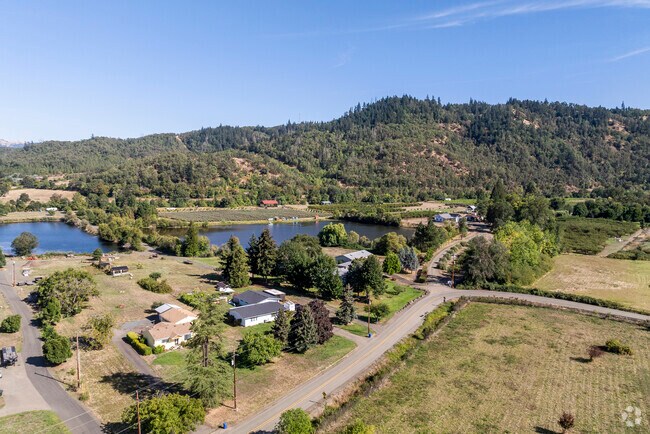 Dillard, Oregon: where the mill and the river shape daily life.