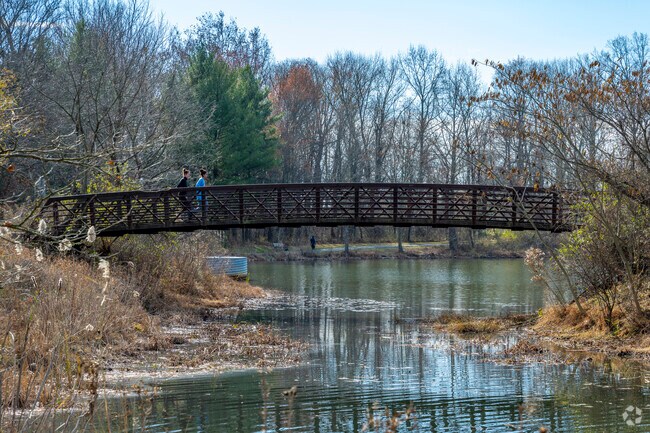 Lake Artemisia has nature trails and is great for birdwatching.