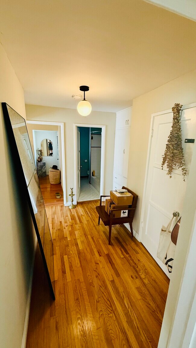 941 Robinson St unit 941 half, Los Angeles, CA 90026 - photo 6