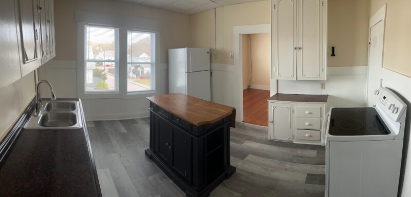 3 Negus St unit 3R, Webster, MA 01570 - photo 1