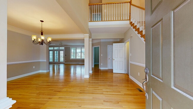 18426 Lanier Island Square, Leesburg, VA 20176 - photo 2