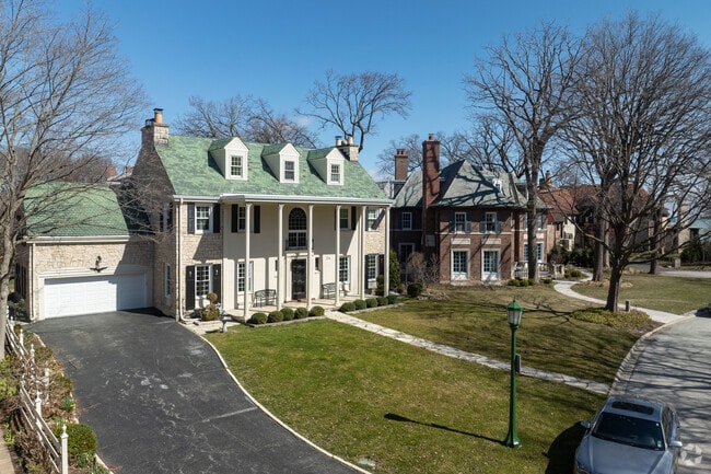 Wilmette is a conveniently located Chicago suburb near the lake that is appreciated by locals.