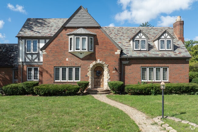 Many historical homes sit in Dayton View Triangle.