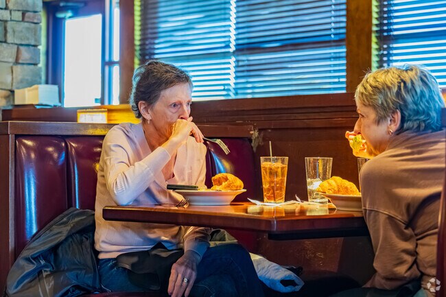 Residents of Meadowcliff can easily enjoy delicious American food at Charleston's nearby.