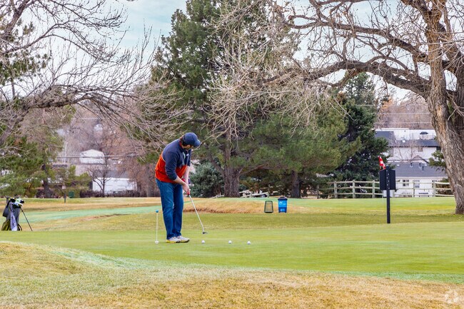 Harvard Gulch Golf Course offers a 9-hole par 3 course just minutes from Cushing Park.