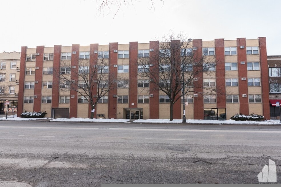 6830 N Sheridan Rd unit 575, Chicago, IL 60626 - photo 1