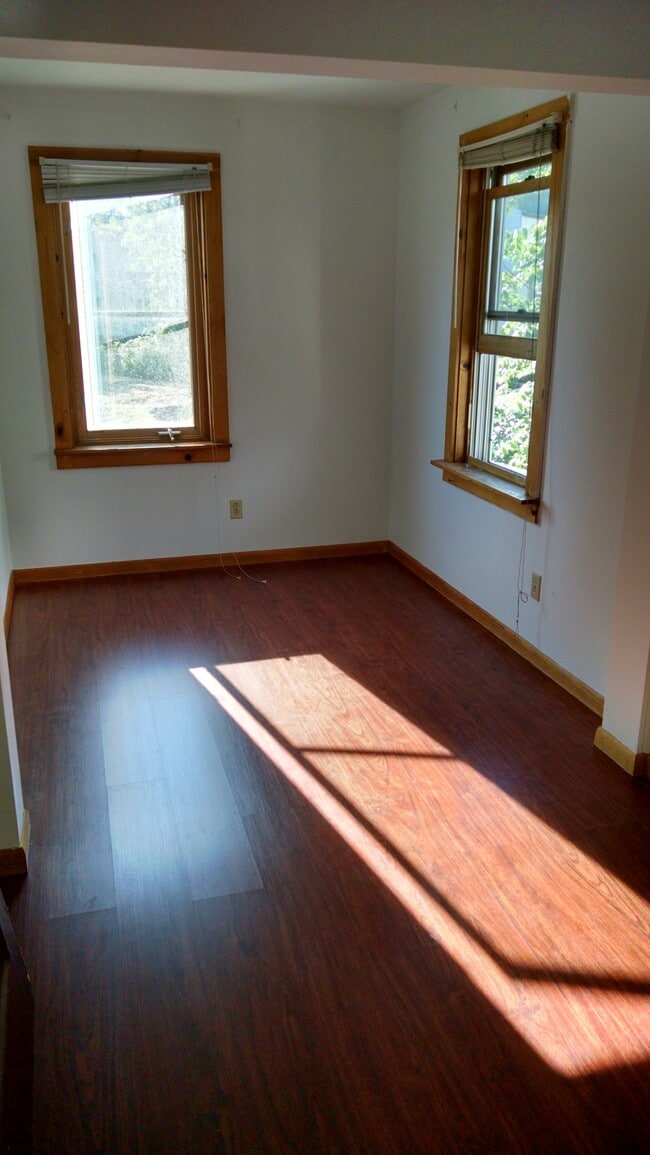 461 Colchester Ave Unit Walking Distance to UVM, Burlington, VT 05401