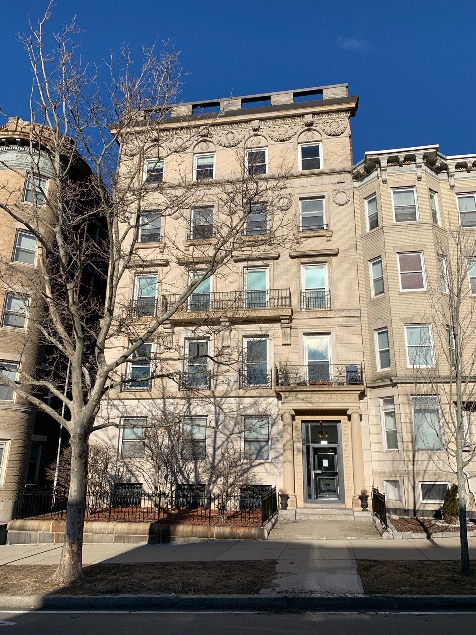 465 Park Dr unit B, Boston, MA 02215 - photo 1