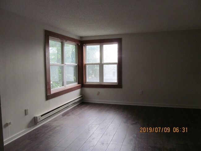 1015 Oak St unit A, Hudson, WI 54016 - photo 5
