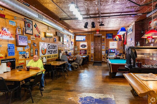 The County Cage serves up comfort food to St. Paul residents and is known for its cozy atmosphere and friendly service.