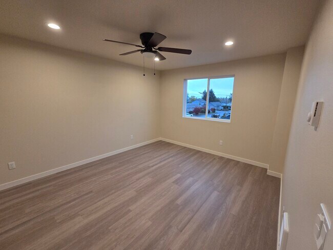 141 Section St, Molalla, OR 97038 - photo 3