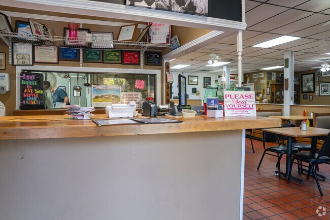 Lithia Springs' locals love the breakfast, lunch, & dinner options offered at Tiffany's Kitchen.