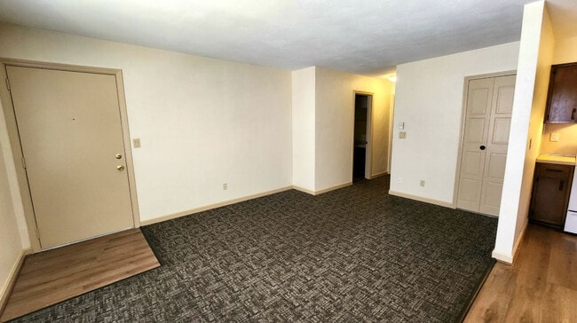 Spring Manor Apartments, New Albany, IN 47150 - photo 3