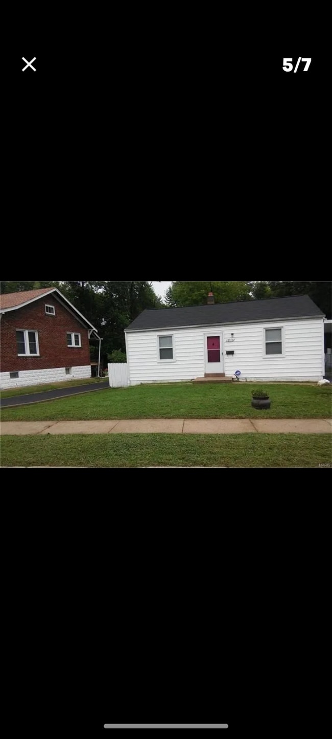 2732 Annapolis Ave, Overland, MO 63114