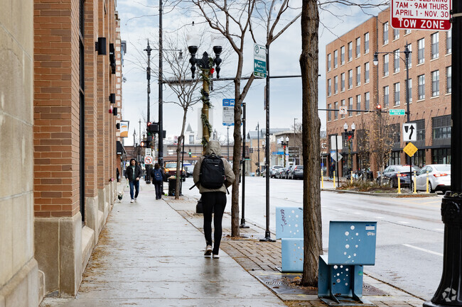 DeVry Advantage Academy High School is accessible from Lawerence Avenue.