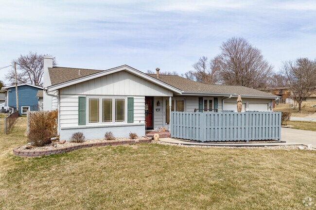 Ranch homes in Keystone are a great place for new small families.