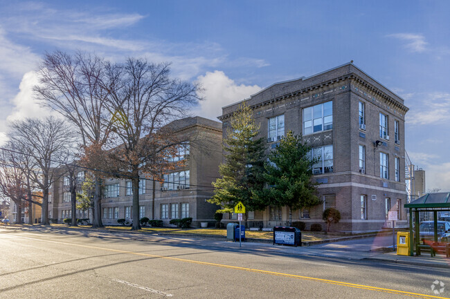Fanny Meyer Hillers School