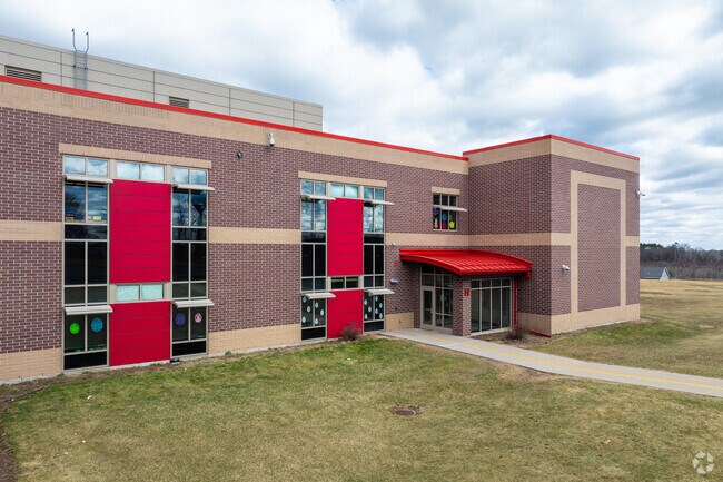 Hillcrest Primary School is an above average, public school located in Shawano, WI.