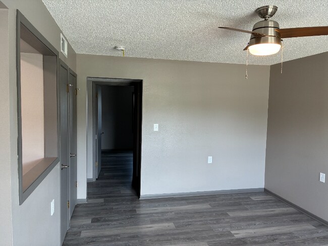 501 S Cedar St, Lindsborg, KS 67456 - photo 6