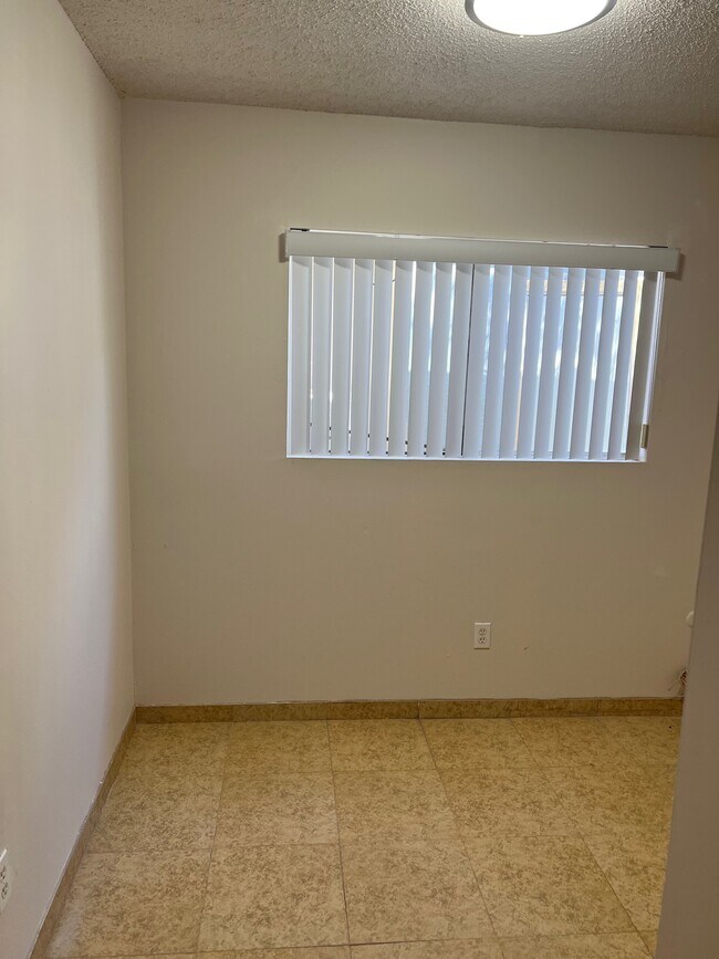 111 9th St, Calexico, CA 92231 - photo 4