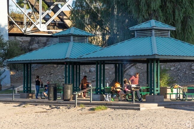 It's common to see people BBQing near the Colorado River near Cibola Heights.