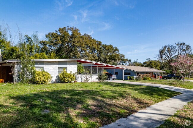 Lockhart features mid-century ranches with large front yards.