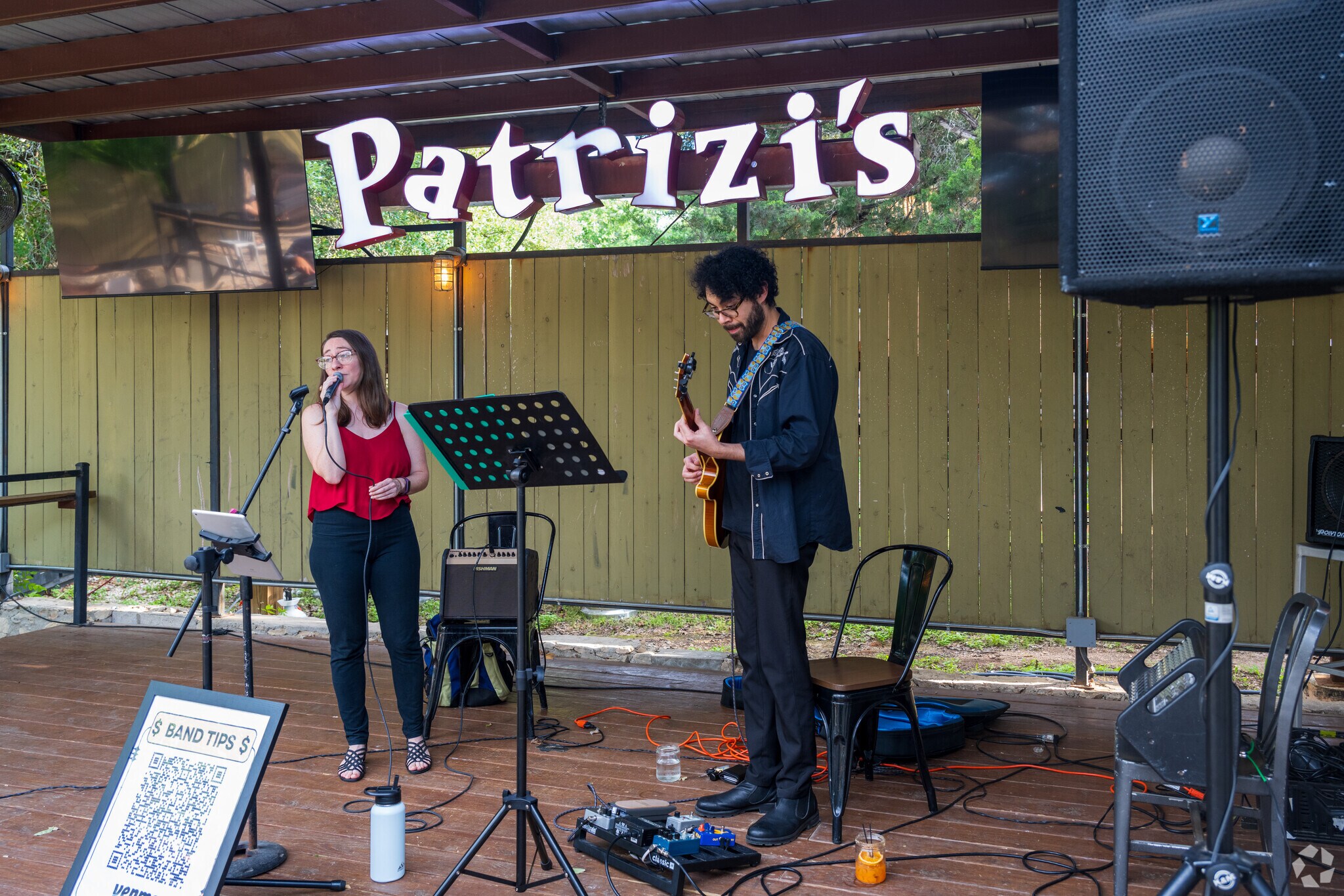 Patrizi's livens evenings with live music by Lake Austin.