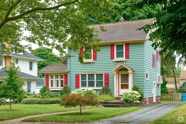 Cobbs Hill offers an eclectic mix of housing styles from Foursquare to Colonials.