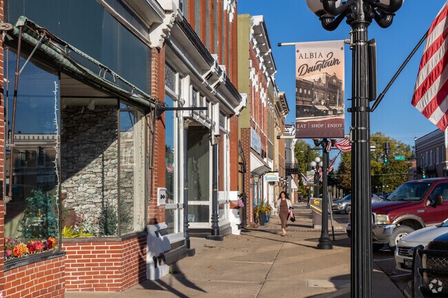 Downtown Albia is a hub for shopping and dining on the square.