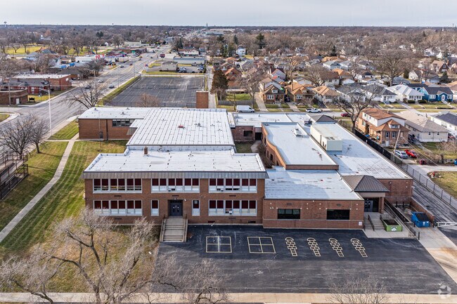 Roosevelt Elementary School is located at 1345 Sunnyside Ave, Chicago Heights, IL 60411.