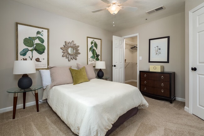 Calibre Lake, Smyrna, GA 30082 - photo 4