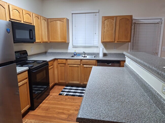 2858 Parkway Close, Lithonia, GA 30058 - photo 7