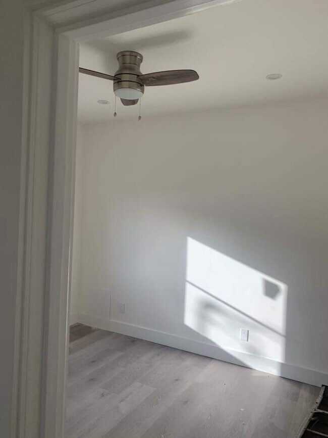 1220 59th St, Emeryville, CA 94608 - photo 7