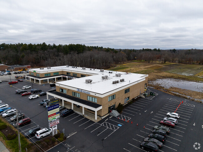 The Birches Academy of Art located in Salem, NH is an arts school serving grades K-8.