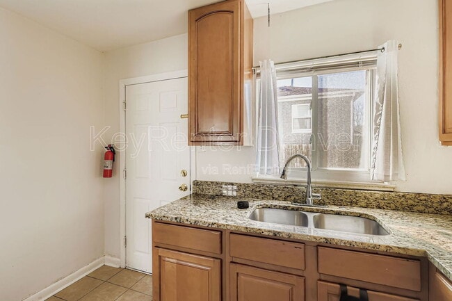 3233 Steele St, Denver, CO 80205 - photo 6