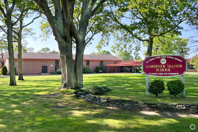 The Gardiner Manor School in Bay Shore, NY is a sprawling building.