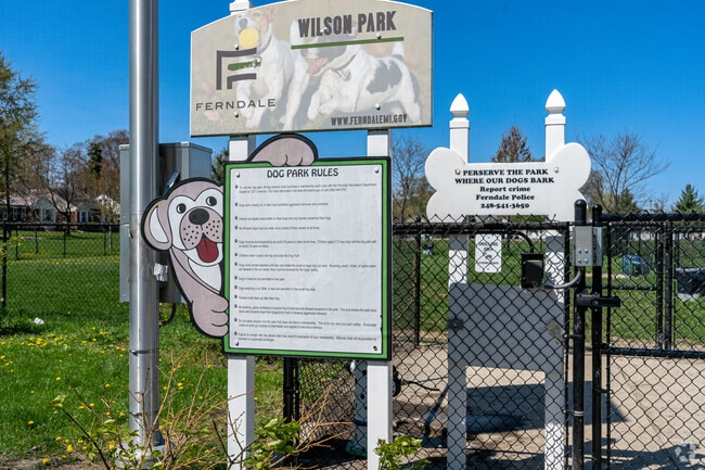 Dog Park rules in Ferndale, MI keep dogs and their owners in line.