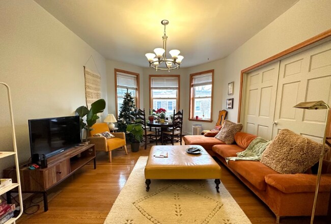 25 Gibbs St, Brookline, MA 02446 - photo 4