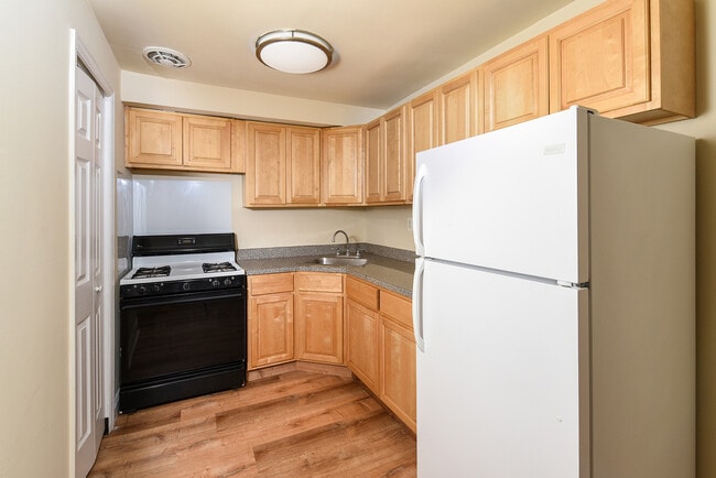 Cramer Hill Apartments & Townhomes, Camden, NJ 08105 - photo 2