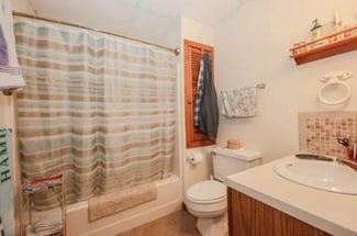 15 Pleasant St Unit 3, Farmington, NH 03835