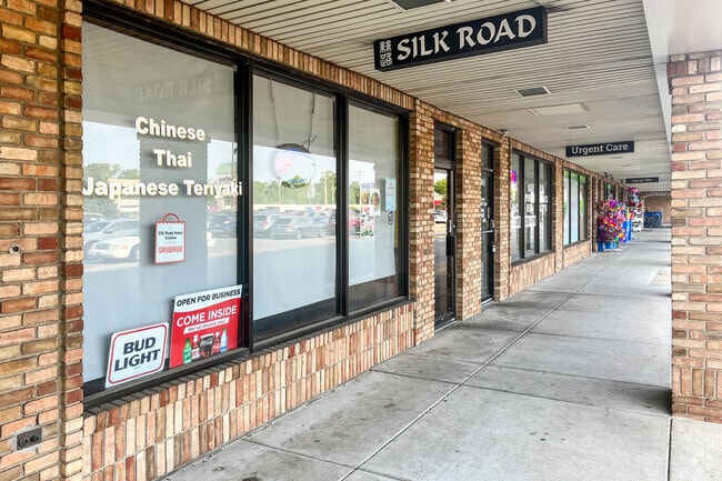 Silk Road is a family-friendly Asian restaurant in Sunbury Plaza.