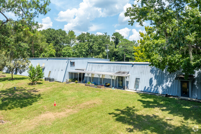 Trilogy School of Learning Alternative provides private education  for grades 1-12.