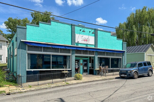 Evie's Bistro and Bakery is a local favorite in Old Southwest.