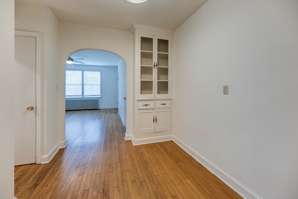 2614 41st St NW unit 4, Washington, DC 20007 - photo 1