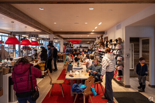 Shoppers and diners enjoy Aspen’s lively downtown at Gorsuch Ski Café.