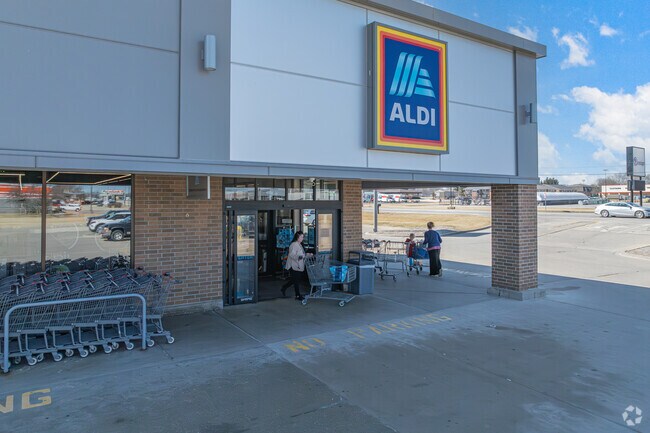 Residents of Rochelle can grab their weekly groceries at the local ALDI.
