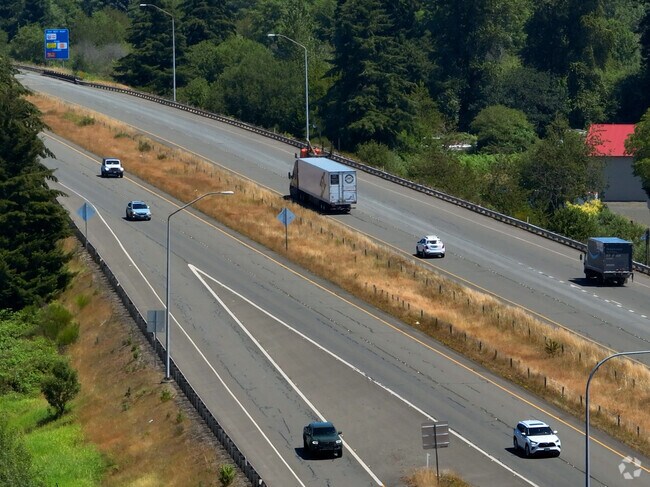 The town is connected to the rest of the Peninsula via state Route 19 and state Route 104.